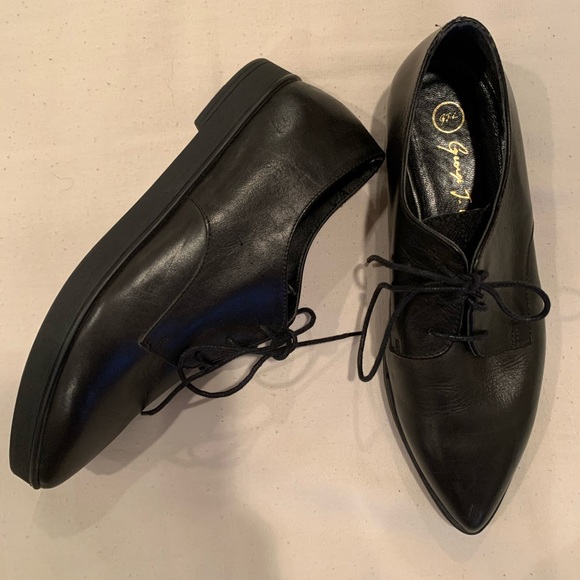 EUC, Italian leather, pointed toe, tie oxfords - Picture 2 of 13